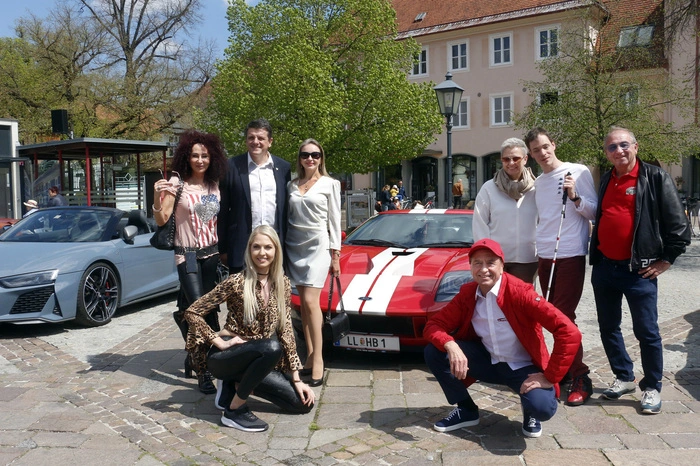 Die exklusive "Schlösser-Charity Tour" unterstützten auch zahlreiche Promis wie...