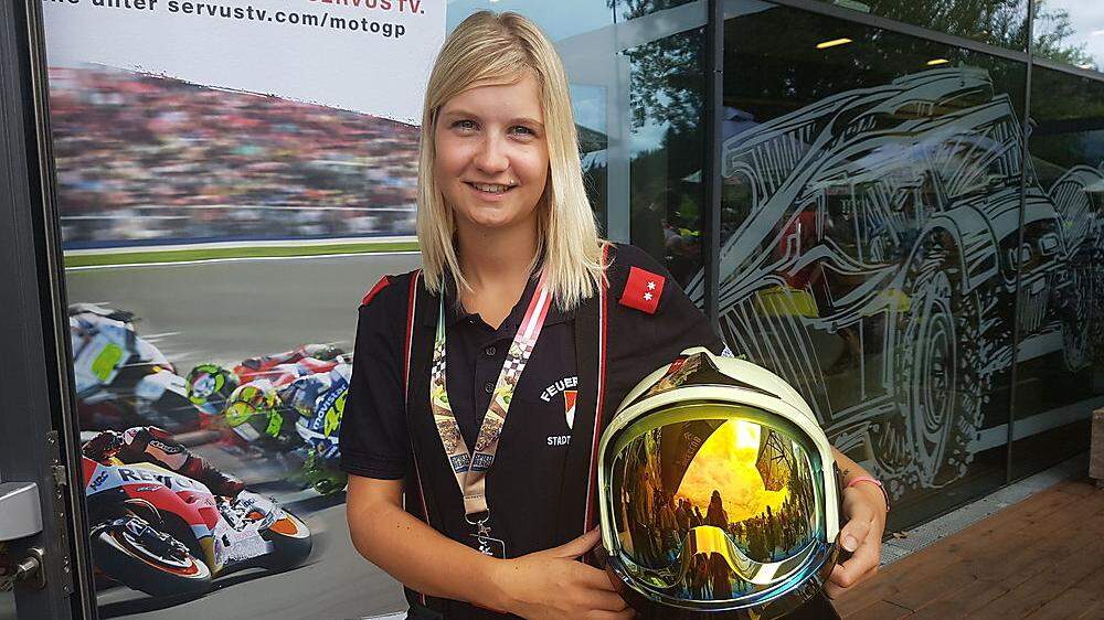 Feuerwehrfrau Sabrina Kollau aus Spielberg - nur eine von vielen starken Frauen hinter den Kulissen der MotoGP