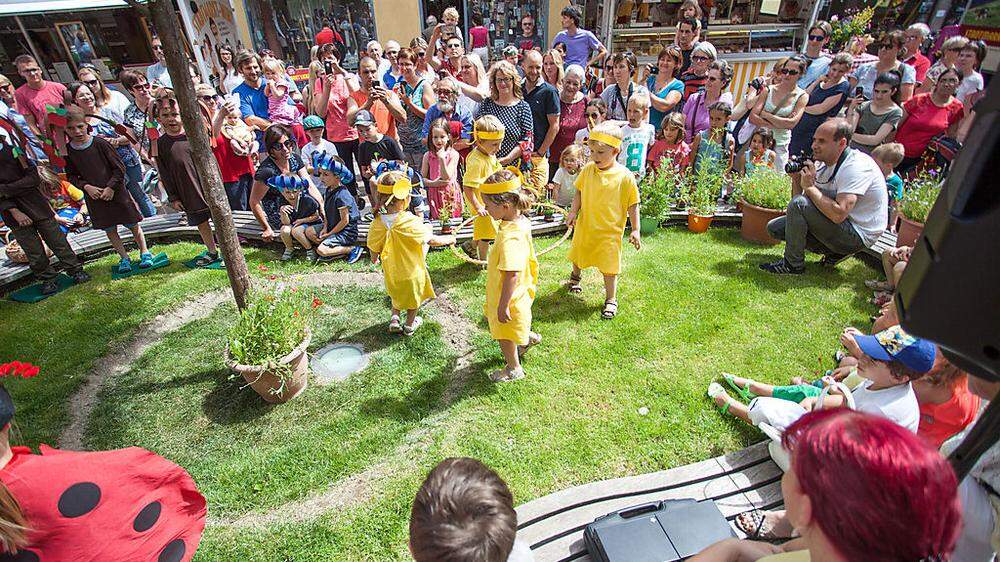 Kinder feierten Begrüßungsfest für die Marienkäfer