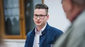 In Kainbach bei Graz fand die erste Sitzung des neuen Gemeinderats nach der Wahl bereits statt. Matthias Hitl (ÖVP) wurde als Bürgermeister bestätigt