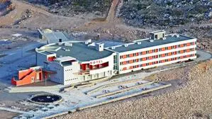 Das Hotel „Die Königin von Velebit“ am Rastplatz Marune beim Eingang zum Tunnel Sveti Rok in Kroatien