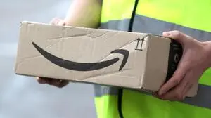 Zustellung eines Amazon-Pakets
