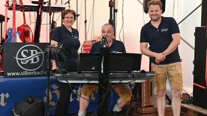 Chorleiterin Hermelinde Dielacher, 2. Chorleiter Karl Sabitzer und Obmann Wolfgang Krassnitzer freuten sich über das gelungene Fest und die zahlreichern Besucher.