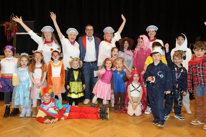Das Animationsprogramm wurde von der Line Dance Community Feldkirchen unter der Obfrau Zita Carbonari mit Renate Knauder, Johanna Renner-Martin und Nadja Koppitsach durchgeführt.