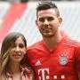 Lucas Hernandez gemeinsam mit seiner Frau.