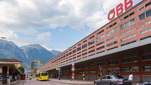 Auch gegen den Innsbrucker Hauptbahnhof ging eine Bombendrohung ein