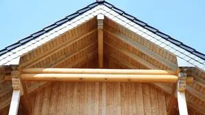 Das Holzbauunternehmen ist zum dritten Mal insolvent, soll aber saniert und fortgeführt werden (Sujet)