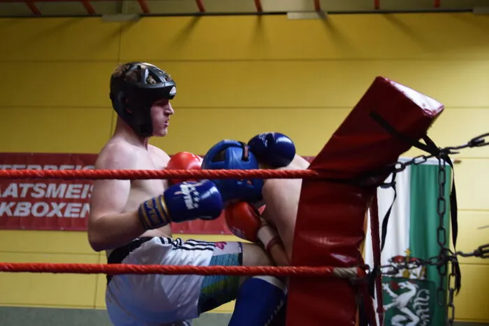 In der Sektion Kampfsport wird vor allem Boxen, Kickboxen und MMA (Mixed Martial Art), die Königsklassse ist eine Kombination aus vielen Kampfsportarten, betrieben.