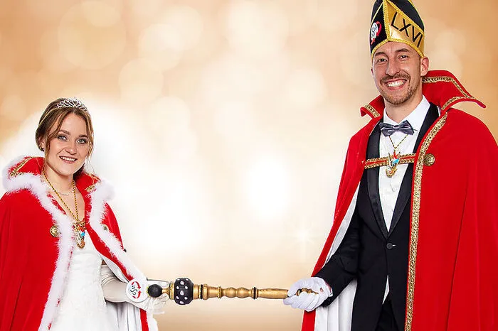 Die Regenten des Villacher Faschings: Prinz Fidelius LXVI, Thomas Matschnig, und Prinzessin Larissa I, Larissa Ouschan