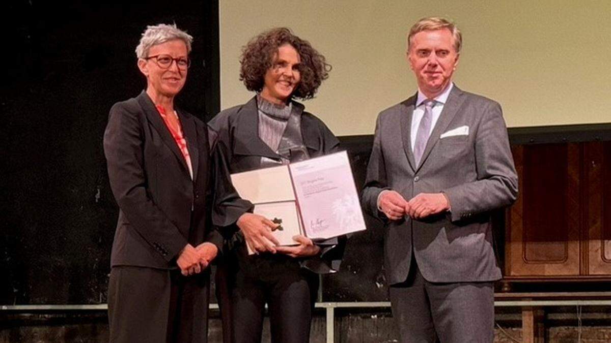 Sektionschefin für Kunst und Kultur Theresia Niedermüller, Angela Frey, Christoph Bazil, Präsident des Bundesdenkmalamtes