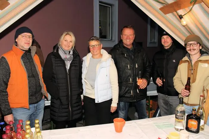 Die Jugend und Junggebliebenen konnten sich bis in die späten Abendstunden in der beliebten Kellerdisco tänzerisch ihr Bestes geben und ihre Kondition unter Beweis stellen. 