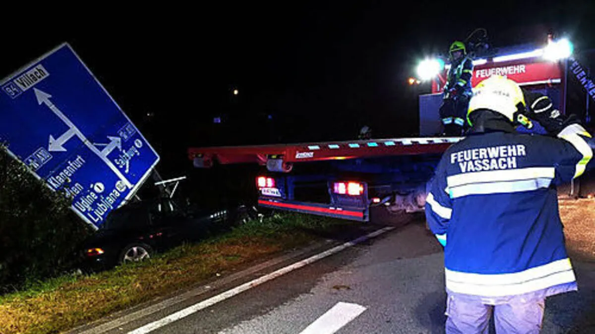 Im Straßengraben landete der Pkw des Unfalllenkers