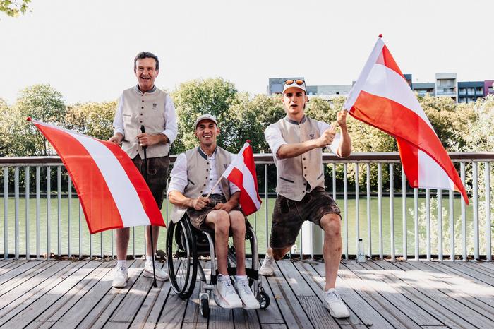 Pepo Puch war auch Fahnenträger bei der Eröffnung