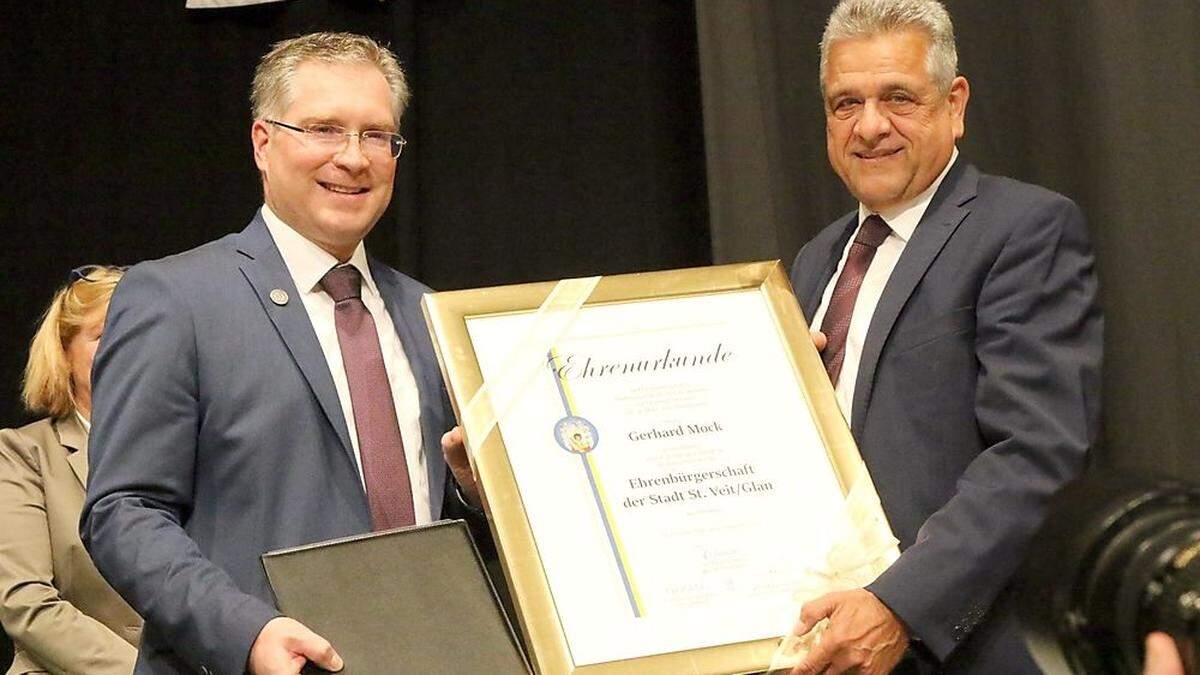 Martin Kulmer überreichte die Ehrung an Gerhard Mock