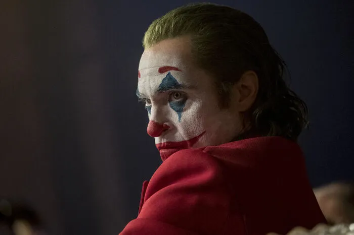 Die Comicverfilmung von Todd Phillips erzählt die Geschichte des "Jokers", dargestellt von Joaquin Phoenix. Dafür gab es vier Nennenungen bei den Golden Globes.