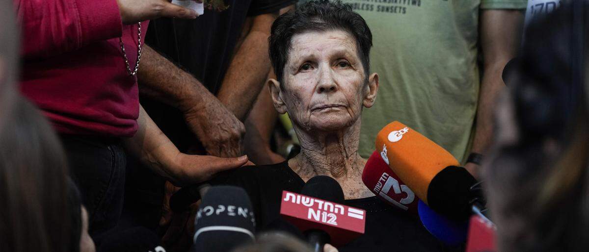 Yocheved Lifshitz (85) einen Tag nach ihrer Freilassung