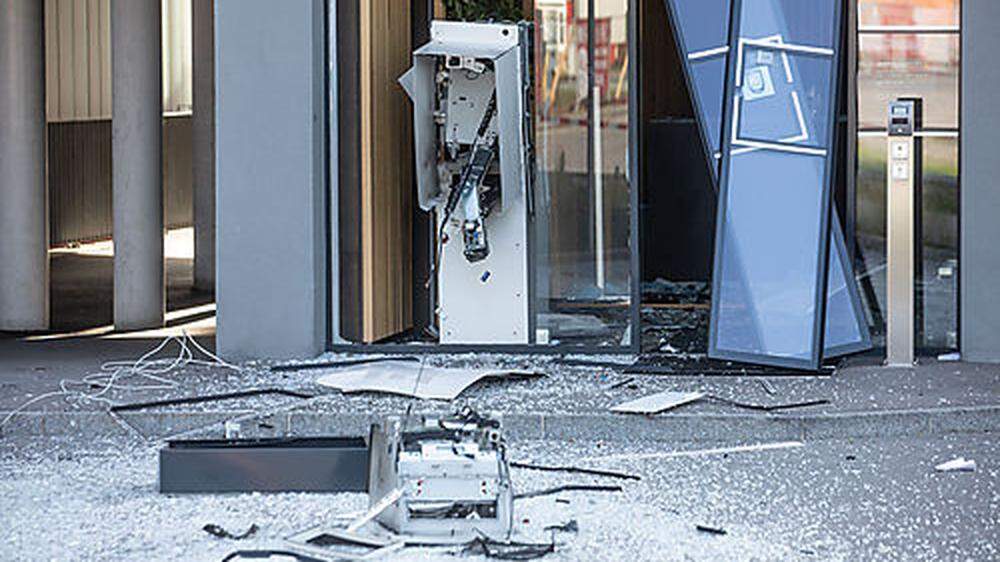 Dieser Bankomat wurde in der Nacht auf Donnerstag in Nußdorf gesprengt