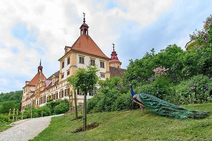 Platz 2: Der Eggenberger Schloßpark mit seinen Pfauen lockte 253.910 Besucher an.