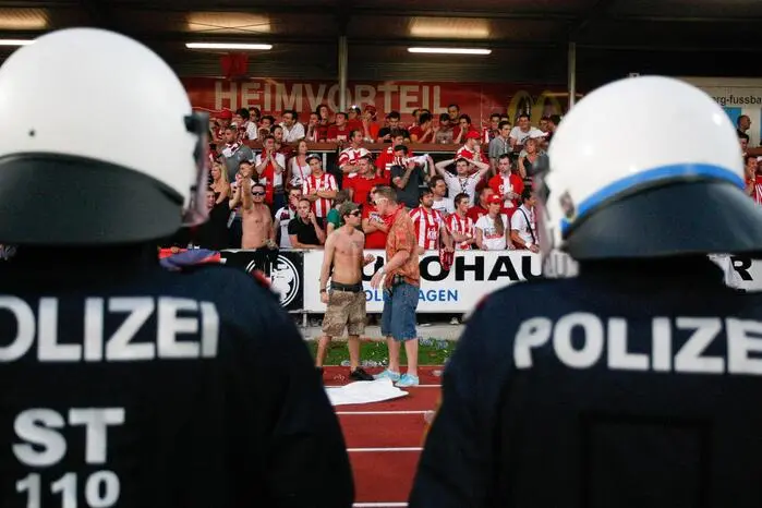 Grund genug, um einen Blick zurück zu werfen – auf denkwürdige Spiele (wie der Platzsturm der GAK-Fans im Jahr 2012), Glanzleistungen samt Meisterfeiern und Gänsehautmomente im Hartberger Stadion in den vergangenen Jahren. 