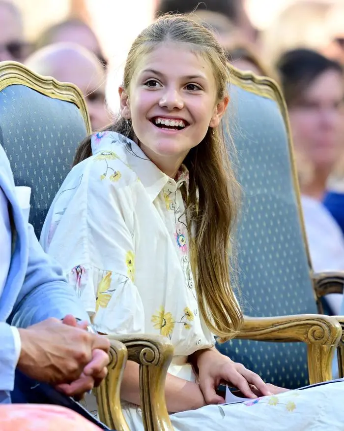 BORGHOLM, SVERIGE 20240714 Prinsessan Estelle under Victoriakonserten pa Borgholms slottsruin i samband med firandet av kronprinsessan Victorias födelsedag pa Öland. BORGHOLM SVERIGE x10030x *** BORGHOLM, SWEDEN 20240714 Princess Estelle during the Victoria Concert at Borgholm Castle Ruins in connection with the celebration of Crown Princess Victorias birthday on Öland BORGHOLM SWEDEN x10030x PUBLICATIONxNOTxINxDENxNORxSWExFIN Copyright: xJonasxEkströmer/TTx VICTORIADAGEN 2024 q0g4N235NdQ