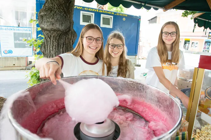Zuckerwatte für den guten Zweck