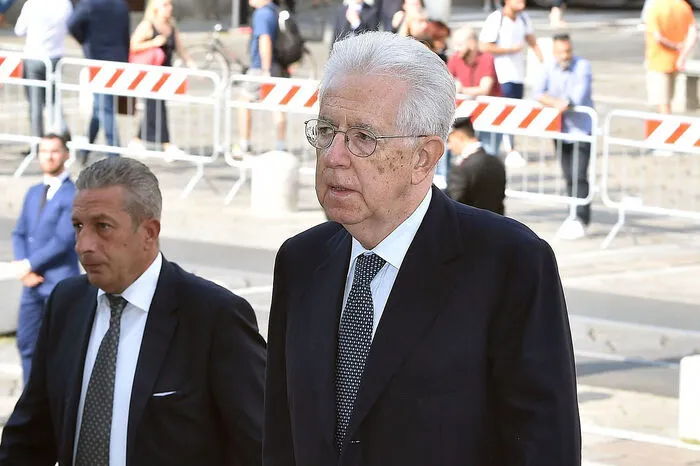 ... Mario Monti, ebenfalls ehemaliger Regierungschef Italiens, ...