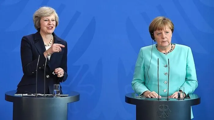 May und Merkel in Berlin