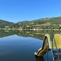 Der Stubenbergsee hat bereits 26 Grad Wassertemperatur, anderswo ist es noch kühler.