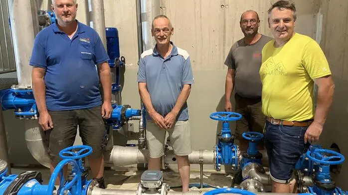 St. Stefans Bürgermeister Johann Kaufmann (2. v. l.) mit dem Team der Wasserversorgung Christian Schadler, Andreas Schabl und Wassermeister Robert Schmid (v.l.)