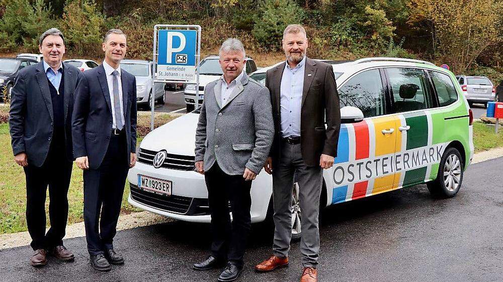 Bürgermeister Günter Müller, die Landtagsbgeordneten Wolfgang Dolesch und Hubert Lang sowie Horst Fidlschuster von der Regionalentwicklung Oststeiermark