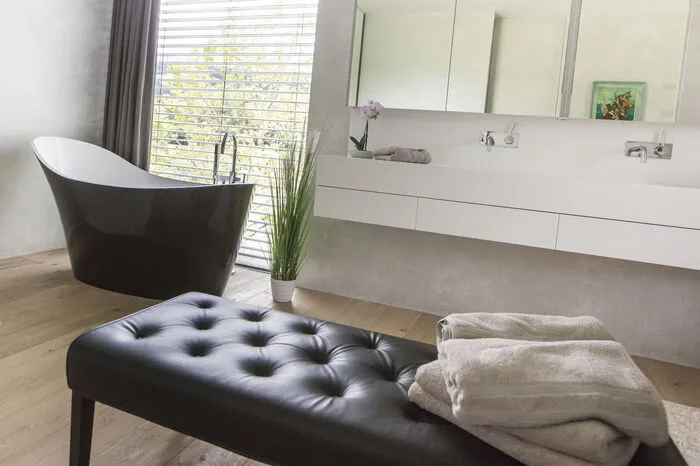 Wellnessoase: Premium-Möbel natürlich auch im Badezimmer.