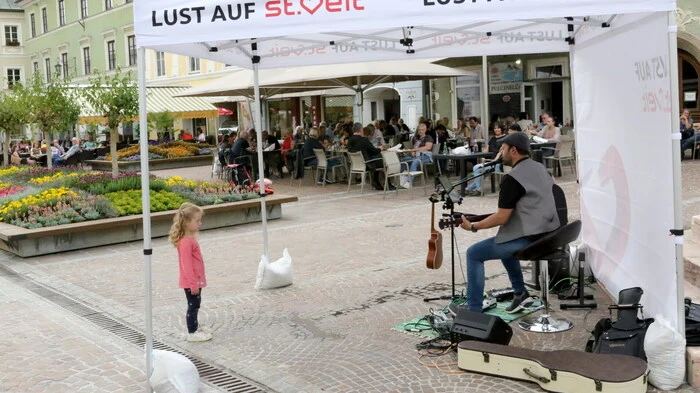 Unter dem Motto „Lust auf Innenstadt“ lud am Mittwochabend das St. Veiter Stadtmarketing zum Konzert.