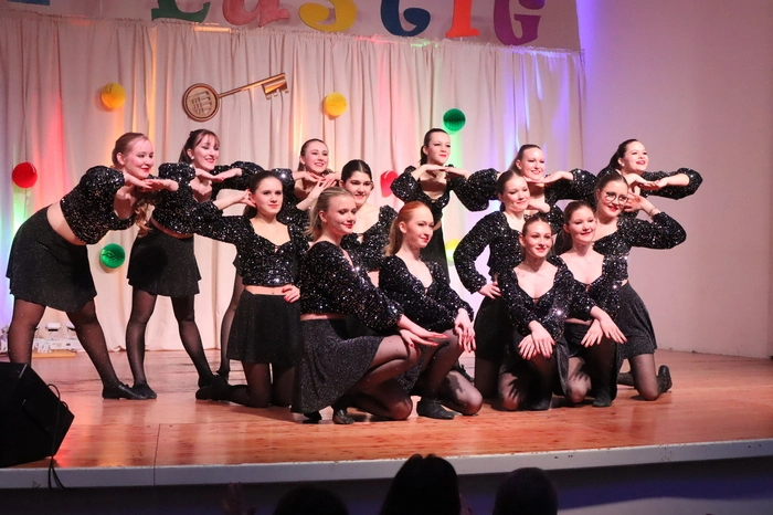 Die Tänzerinnen der Ballettschule Covalec peppten das Programm zusätzlich auf.