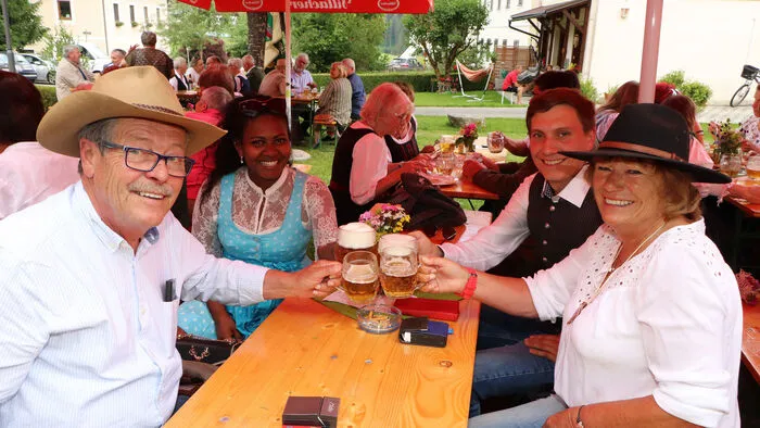 Prost auf eine tolle Veranstaltung in Sirnitz, Gemeinde Albeck.