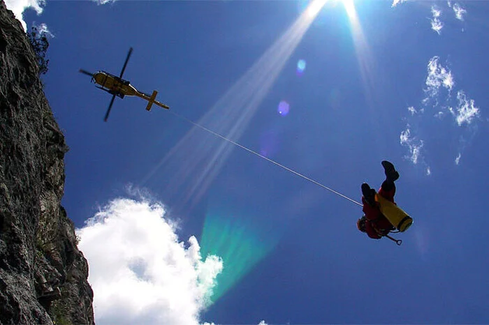 Bei einem Alpinunfall  zog sich eine 23-jährige Tschechin auf dem Hochblaser tödliche Verletzungen zu. Mehr dazu 