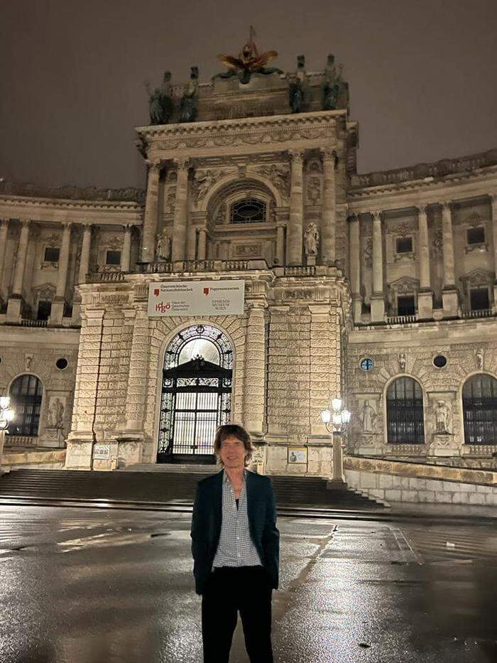Mick Jagger am Michaelerplatz vor der Hofburg. 