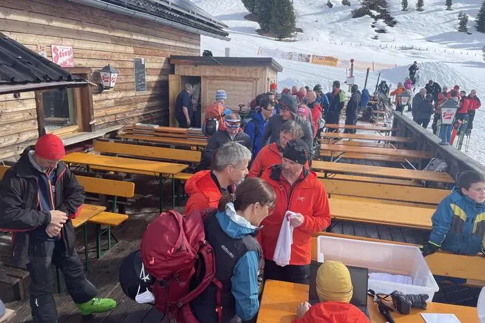 Am 16. März erfolgte beim Almstüberl in Schönfeld die Startnummernausgabe für den „Chilly´s“ Tourenlauf auf den Schilchernock