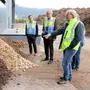 Besuch bei der Bioenergie in Köflach | Jakob Edler führt durch seinen Betrieb. Mit Lukas Kalcher (Regionalstellenleiter der Wirtschaftskammer) und WK-Direktor Karl-Heinz Dernoscheg