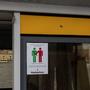 In Venedig warnt man auch mit Schildern vor Taschendieben