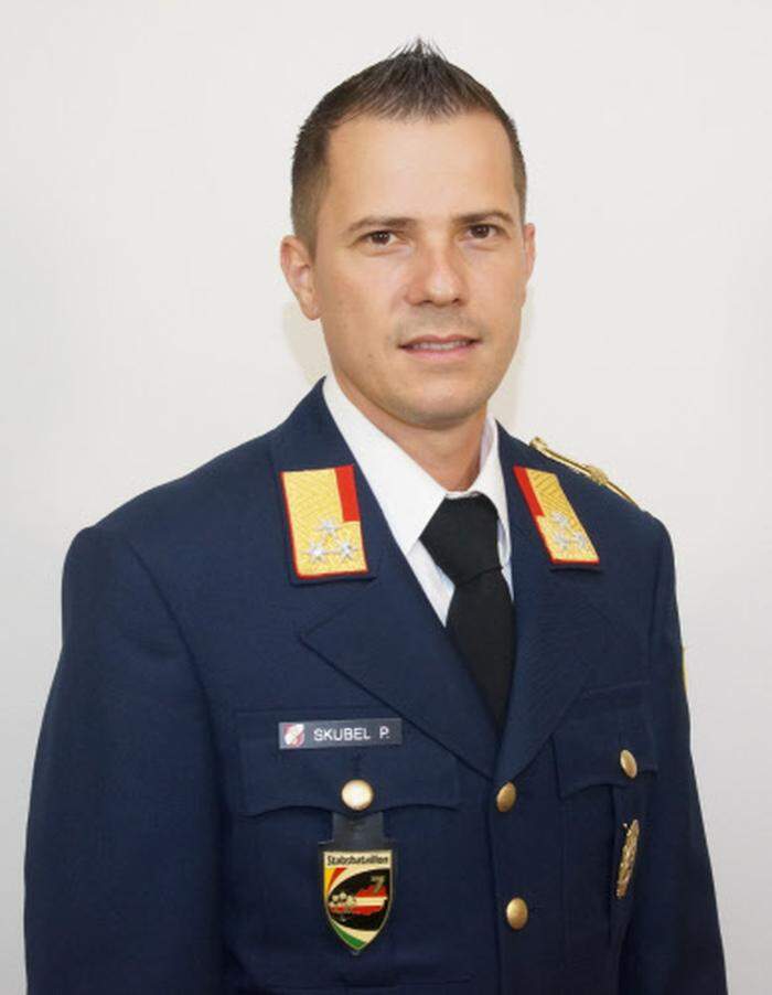 Be­zirks­feu­er­wehr­kom­man­dant Pa­trick Sku­bel