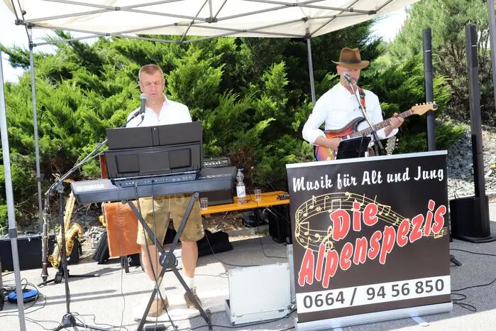 Für Musik und gute Stimmung sorgten die „Alpenspezis“ mit Hubert Scheiber und Siegfried Müller.