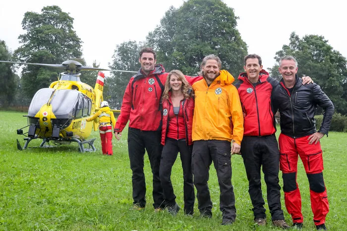 Die Schauspieler Ferdinand Seebacher, Luise Bähr, Sebastian Ströbel, Michael Pascher und Robert Lohr wurden mit einem Rettungshubschrauber eingeflogen.