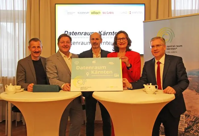 Manfred Wundara (Magistrat Villach), Albel, Günter Koren (Magistrat Klagenfurt), Mochar und Kulmer präsentierten den „Datenraum“