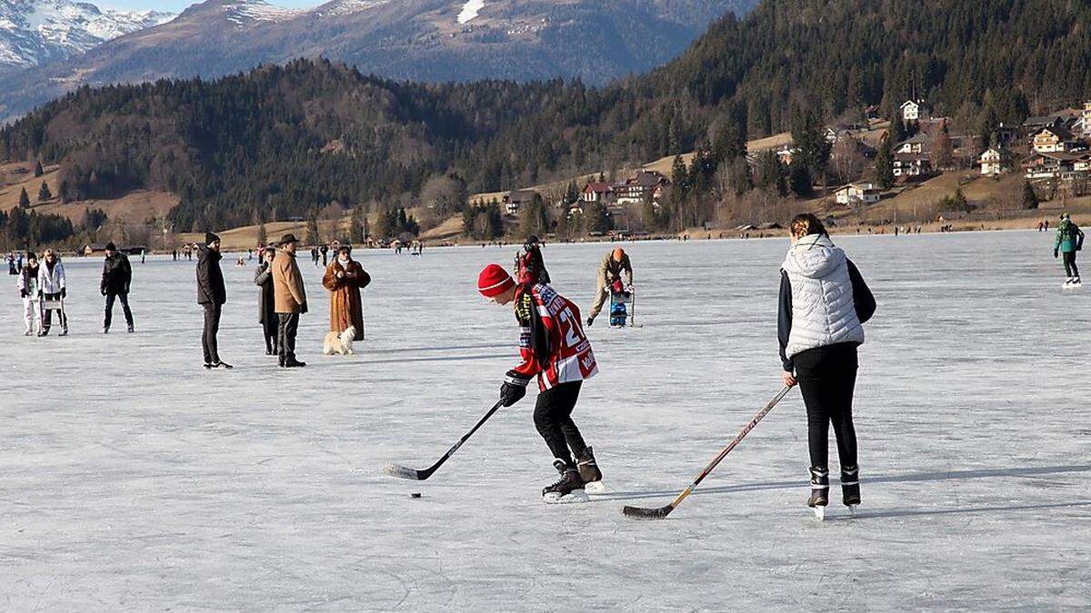 Auf den Weißensee läuft die Eislaufsaison schon seit einer guten Woche