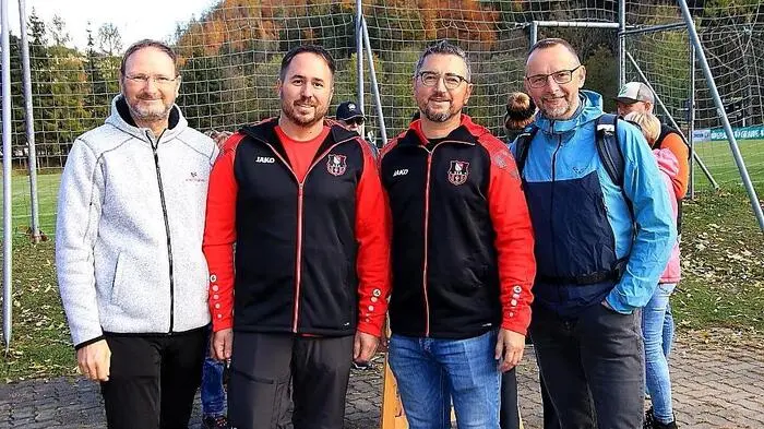 „Gemeinsam wandern mit Bürgermeister Bernd Gratzer“ war in Kainach das Motto für den Nationalfeiertag.