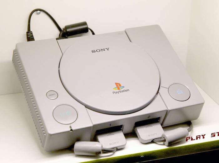 Sony PlayStation  | Sonys Schritt auf den Konsolenmarkt: Die Playstation 1 erschien vor 29 Jahren