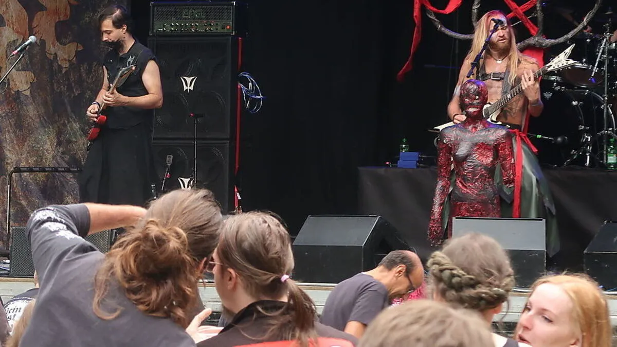 Den Auftakt machte am Donnerstag die niederösterreichische Band Richthammer