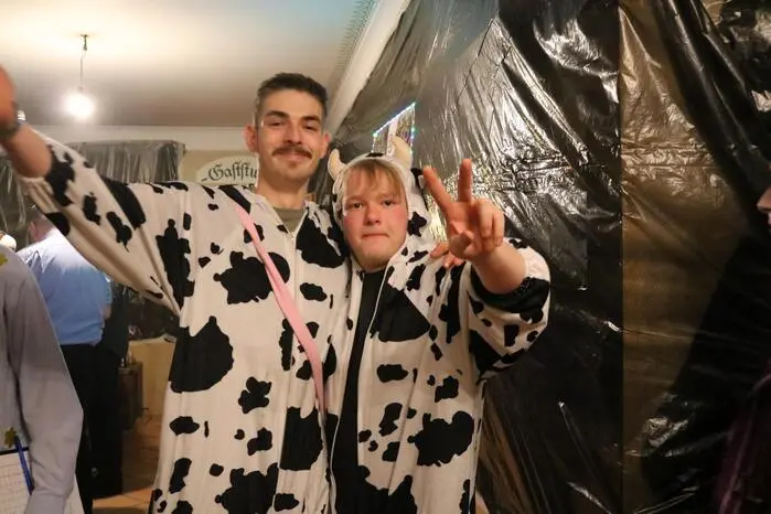 Mehr als 900 junge und junggebliebene Gäste feierten das Maskenballjubiläum bis in die frühen Morgenstunden.