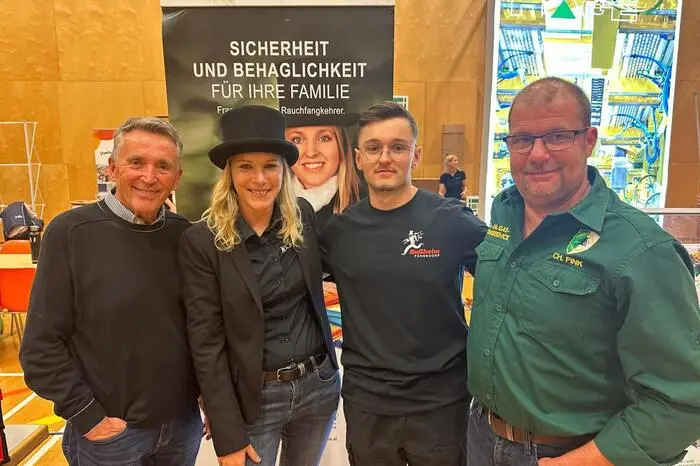 37 Unternehmen und sieben Institutionen präsentierten sich und ihre große Palette an verschiedenen Berufen. Das Motto der Veranstaltung lautete: „Hey, hier ruft die Zukunft an!“