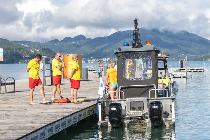 Gestartet wurde von einem Schiff der Wörthersee-Schifffahrt, das Ziel war heuer erstmals auch im Strandbad Klagenfurt.